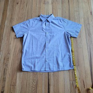 BANANA REPUBLIC BLUE STRIPED SHORT SLEEVE SHIRT SIZE L